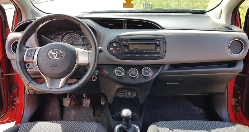 Toyota Yaris cena 39500 przebieg: 34000, rok produkcji 2015 z Proszowice małe 742